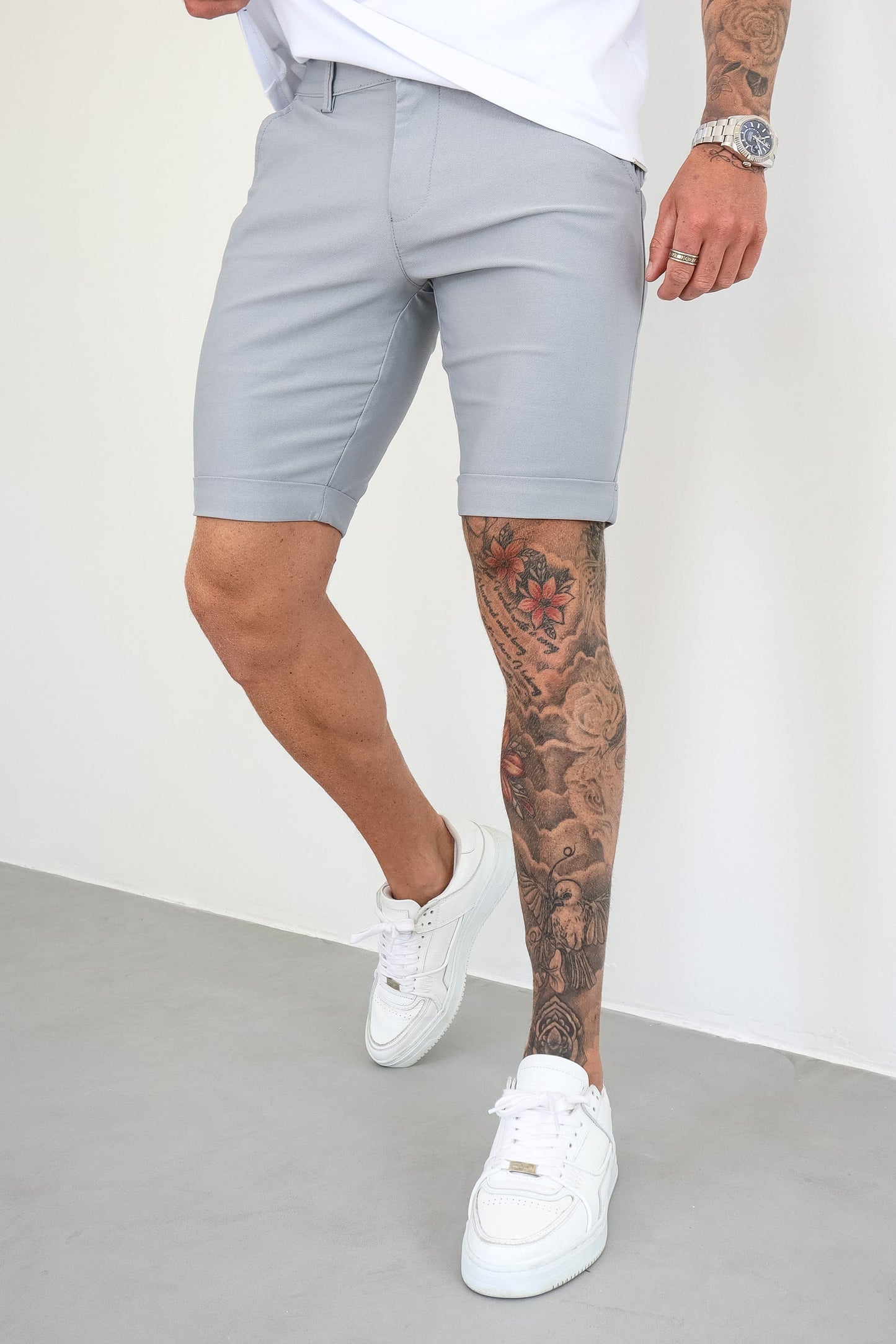 THE AVANI SHORTS - LIGHT GREY